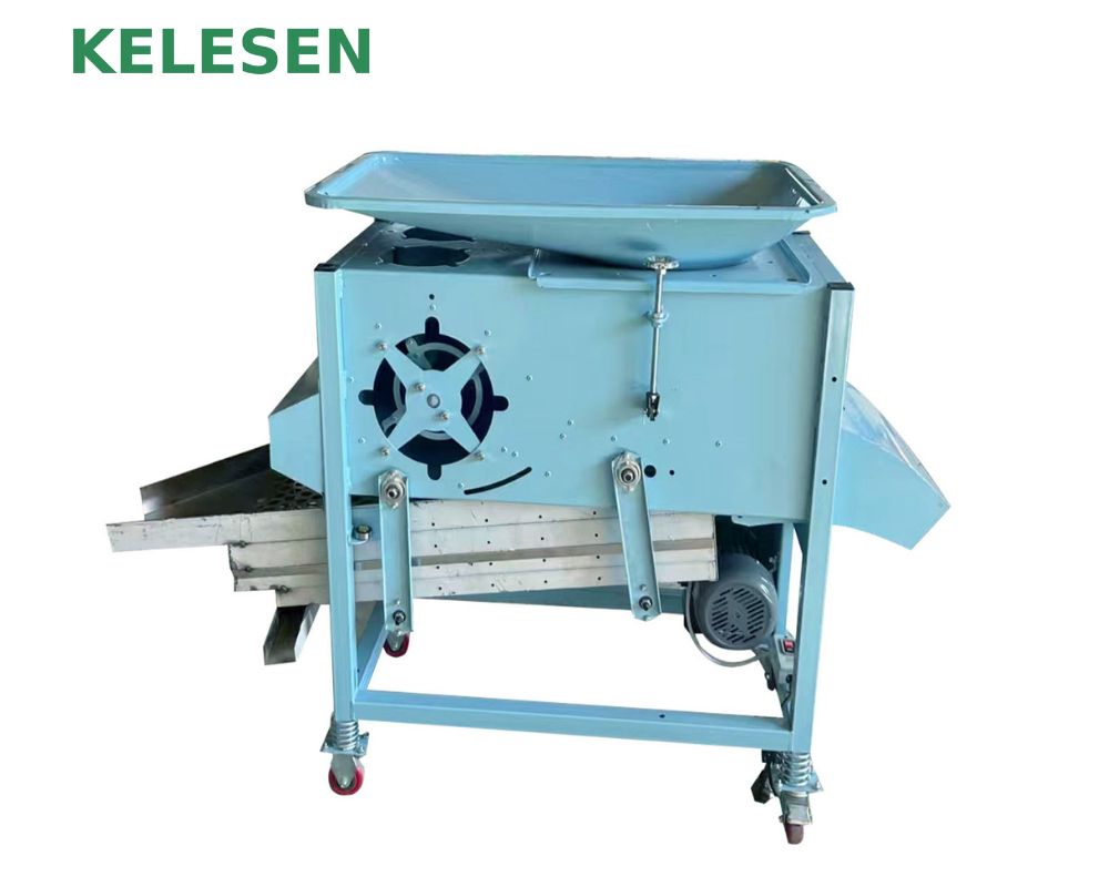 Garlic clove separating machine  