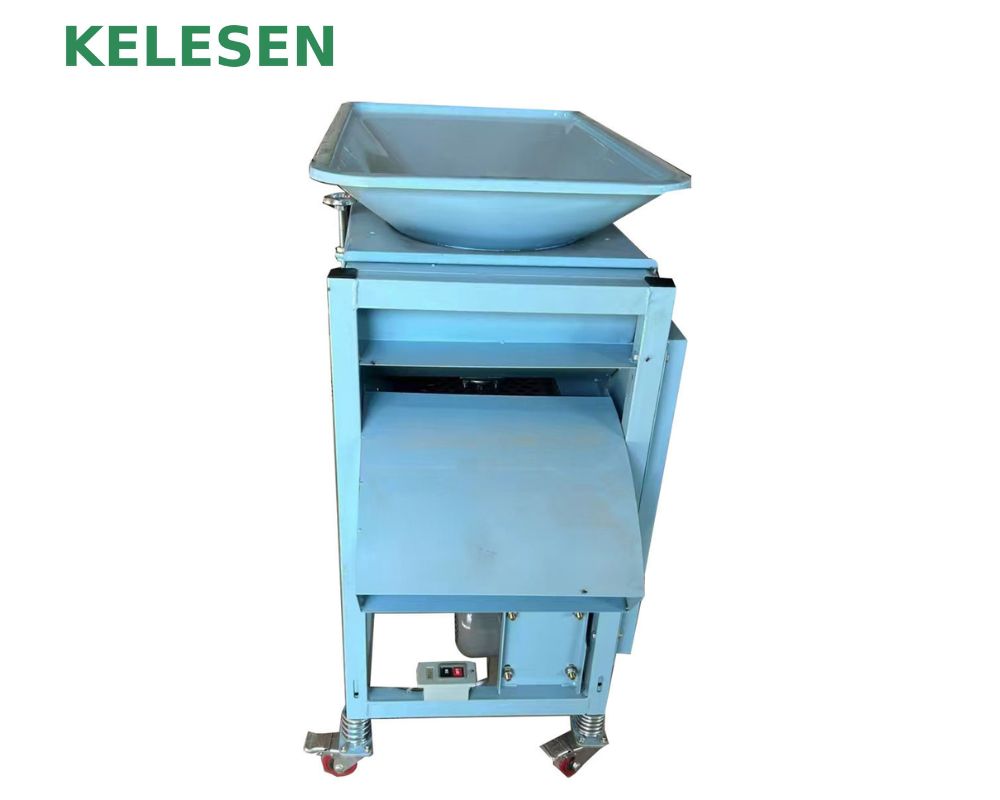 Garlic clove separating machine  